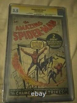 Amazing spider-man #1 Signed by Stan Lee on 4/12/15Off white to white pages