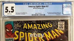 Spider-man étonnant #37 Cgc 5.5 1966 Marvel 1ère Norman Osborn Stan Lee blanc