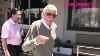 Stan Lee Refuse Autographe Hound Tout En Quittant Le Déjeuner Avec Des Amis À Beverly Hills 7 13 16